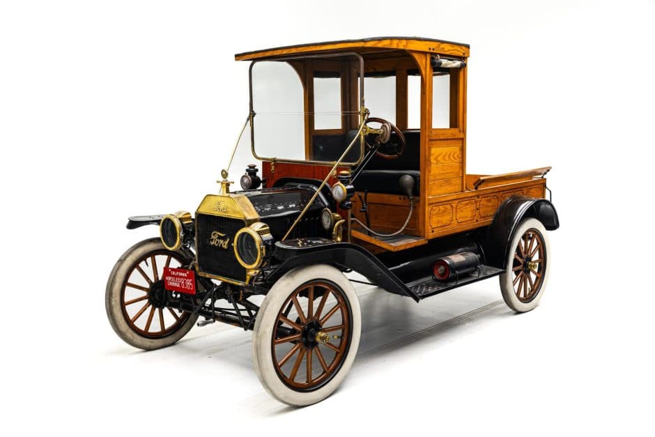 1915 Ford  sold for $17,750