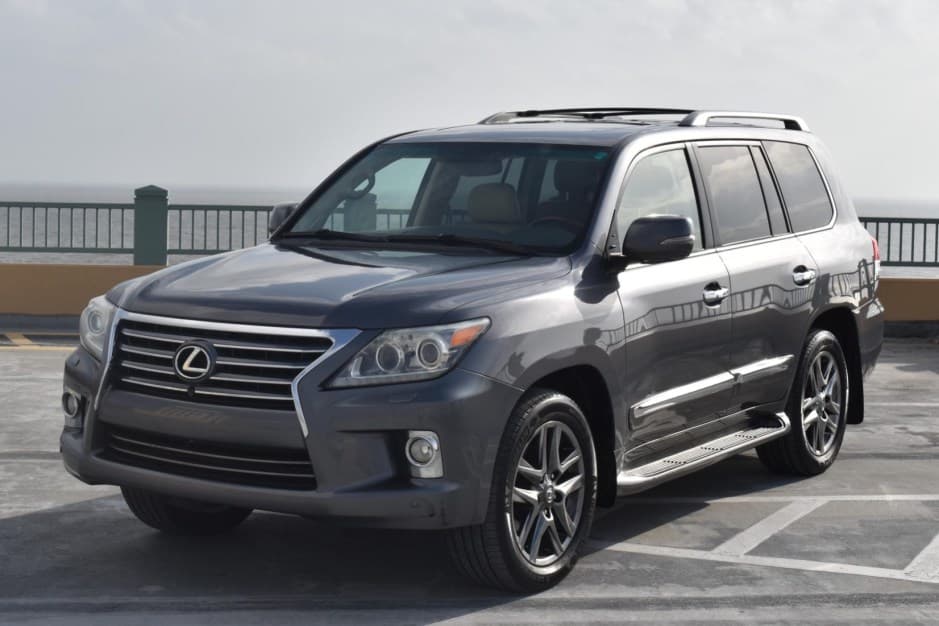 2013 Lexus LX570 sold for $18,400