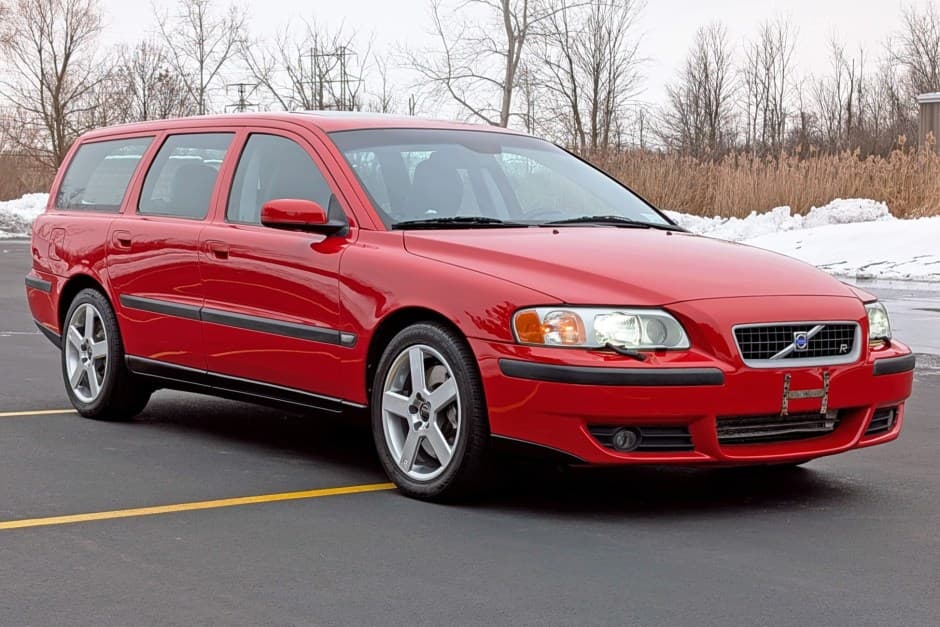 2004 Volvo V70R sold for $20,500