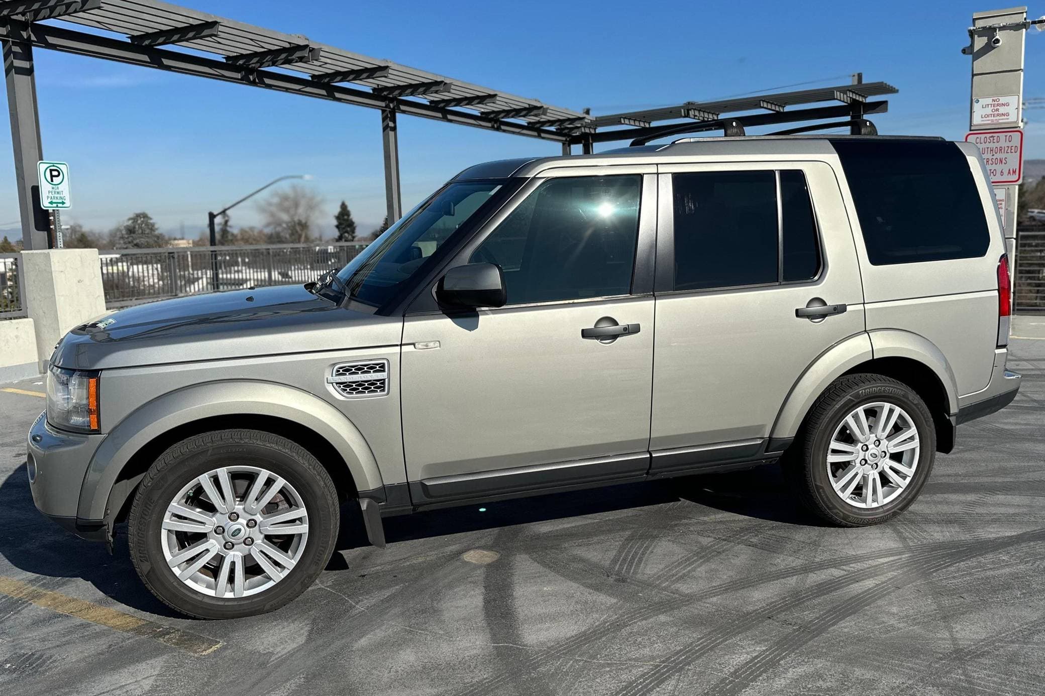 2011 Land Rover LR4 sold for $9,600