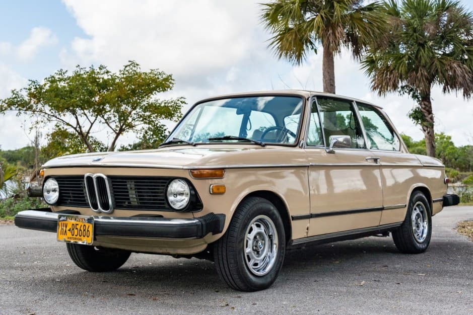 1976 BMW 2002 sold for $9,500