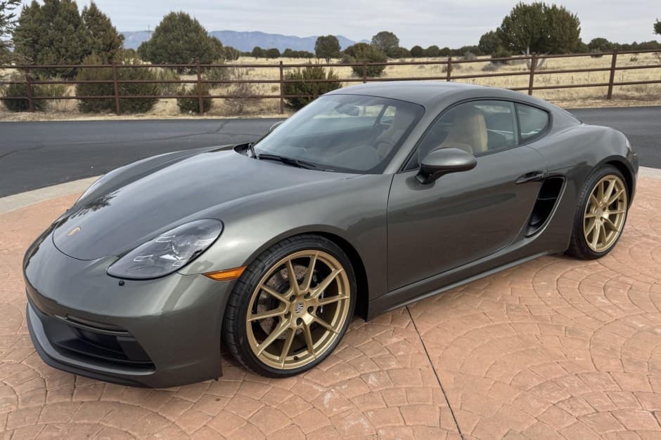 2024 Porsche 982 718 Cayman sold for $117,000