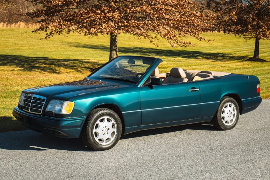 1995 Mercedes-Benz W124 E-Class sold for $21,000