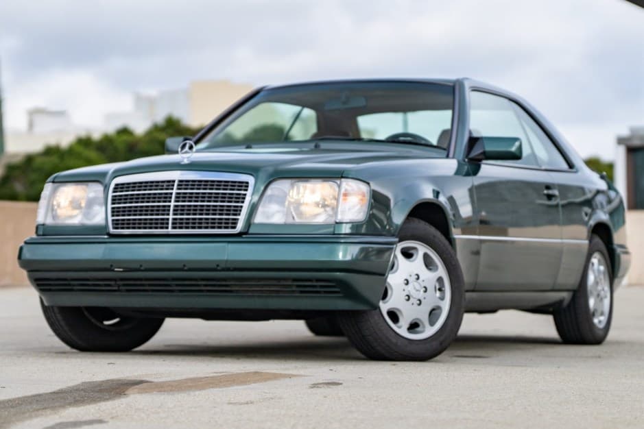 1995 Mercedes-Benz W124 E-Class sold for $9,650