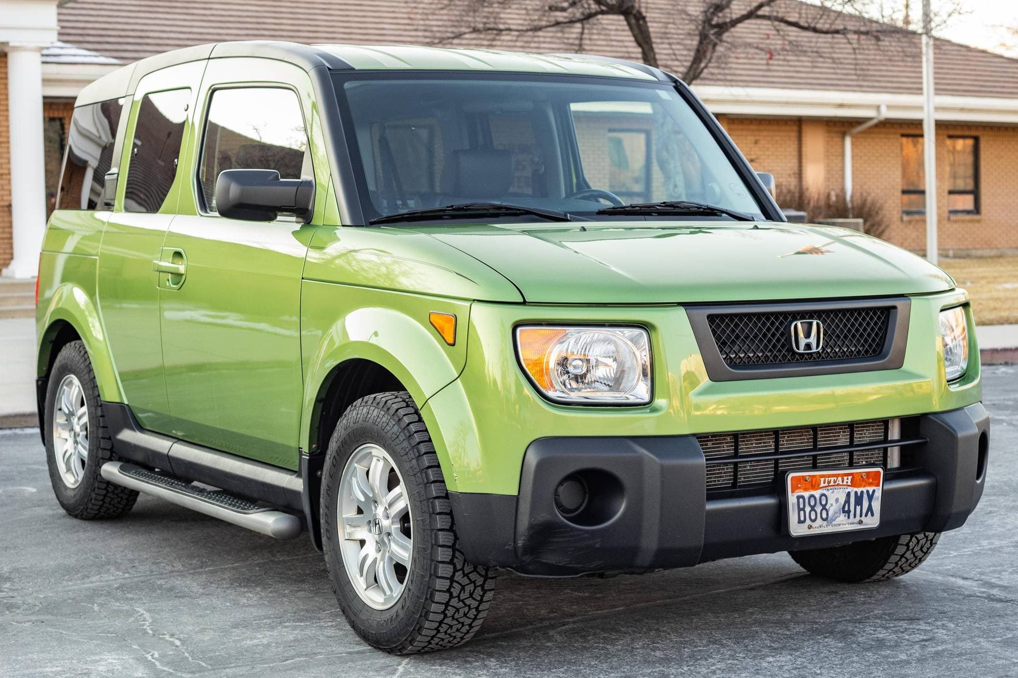 2006 Honda Element sold for $16,000