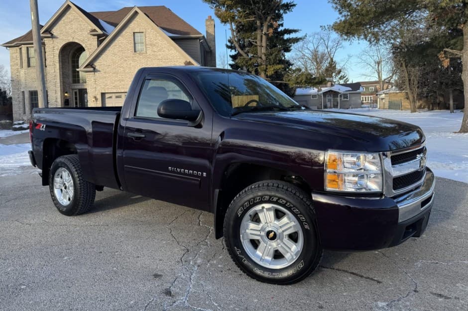 2009 Chevrolet Silverado GMT900 (2007-2013) sold for $30,500
