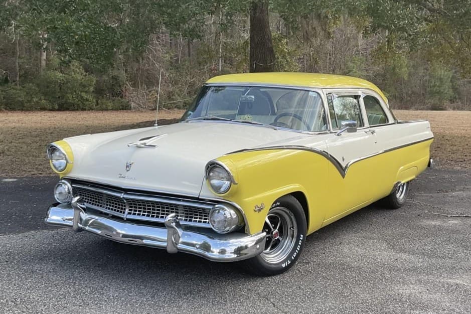 1955 Ford Fairlane sold for $19,250