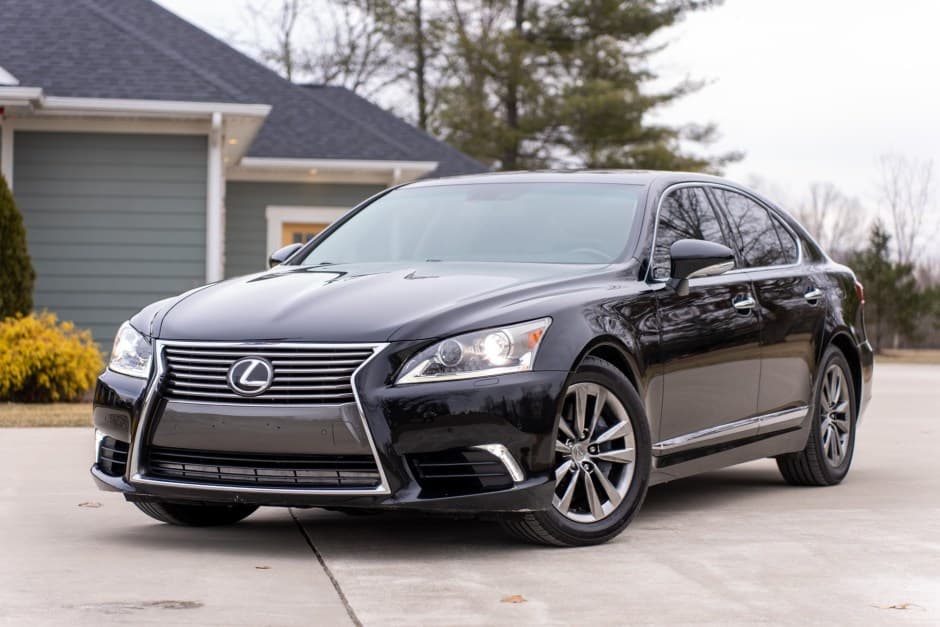 2015 Lexus LS Sedan sold for $27,500
