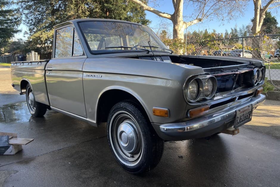 1971 Datsun Pickup sold for $4,000