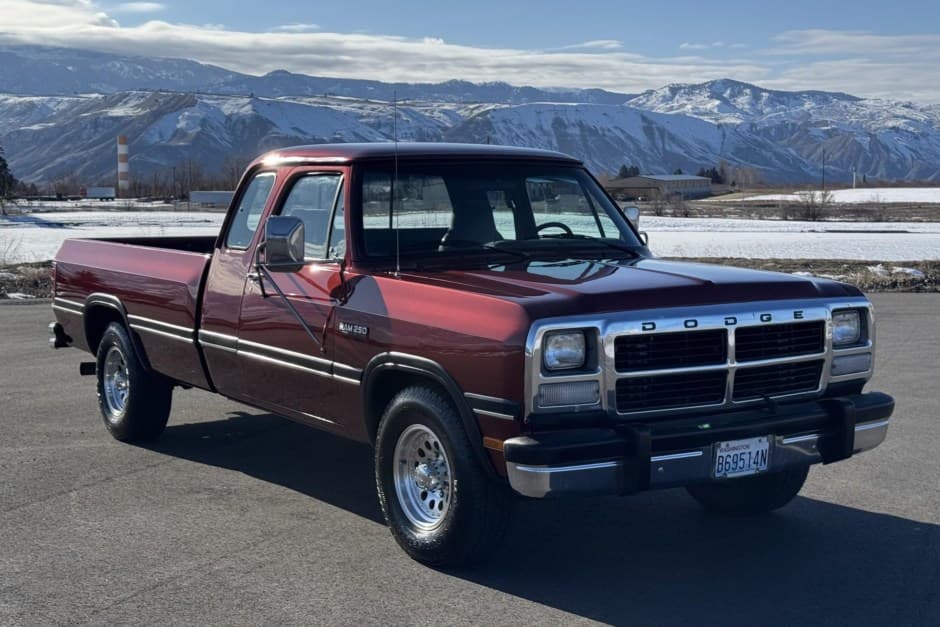 1993 Dodge Ram (1981-1993) sold for $13,500