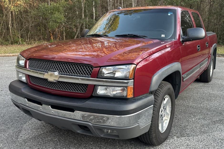 2004 Chevrolet Silverado GMT800 (1999-2007) sold for $14,000