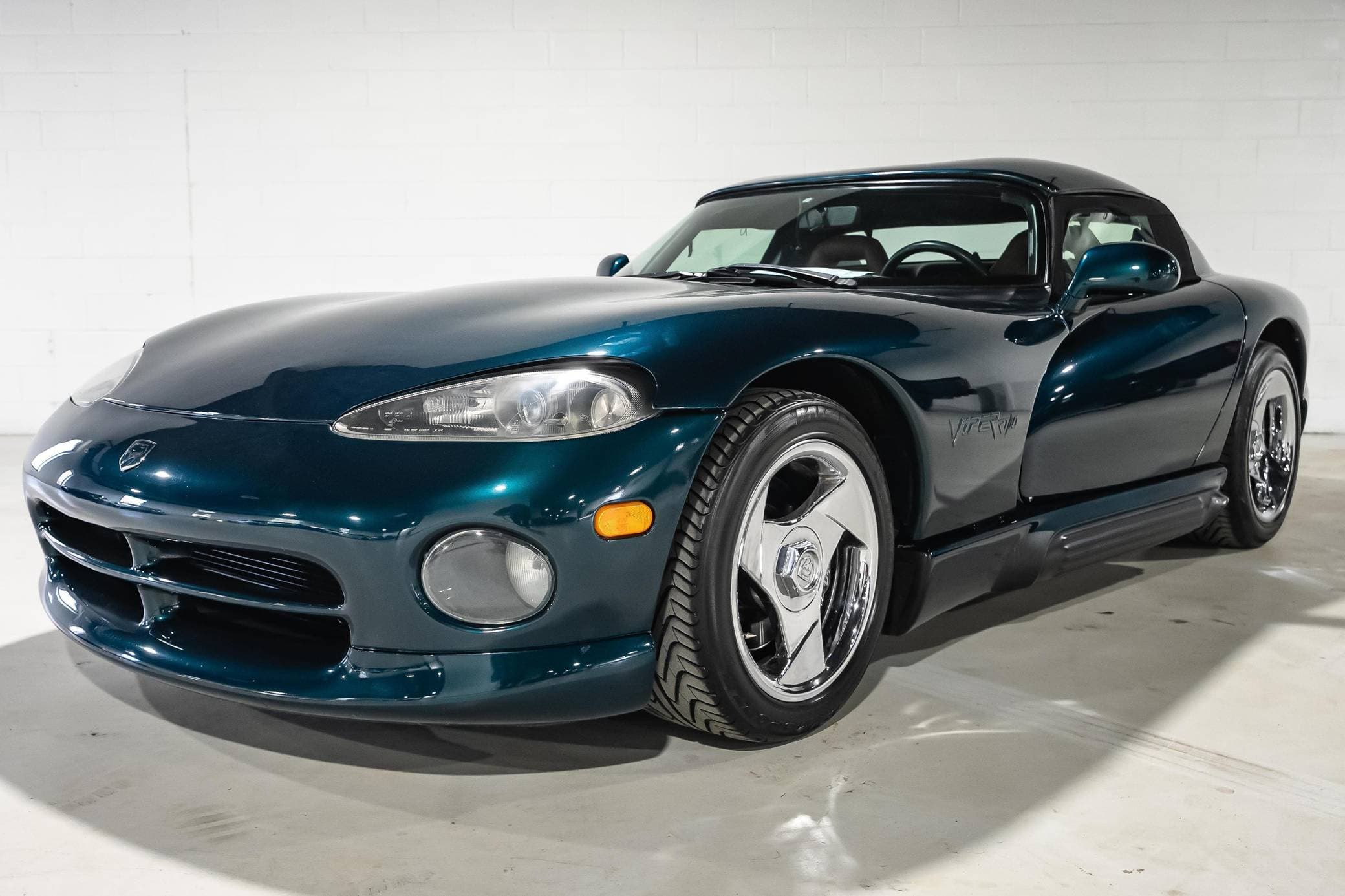 1995 Dodge Viper sold for $33,000