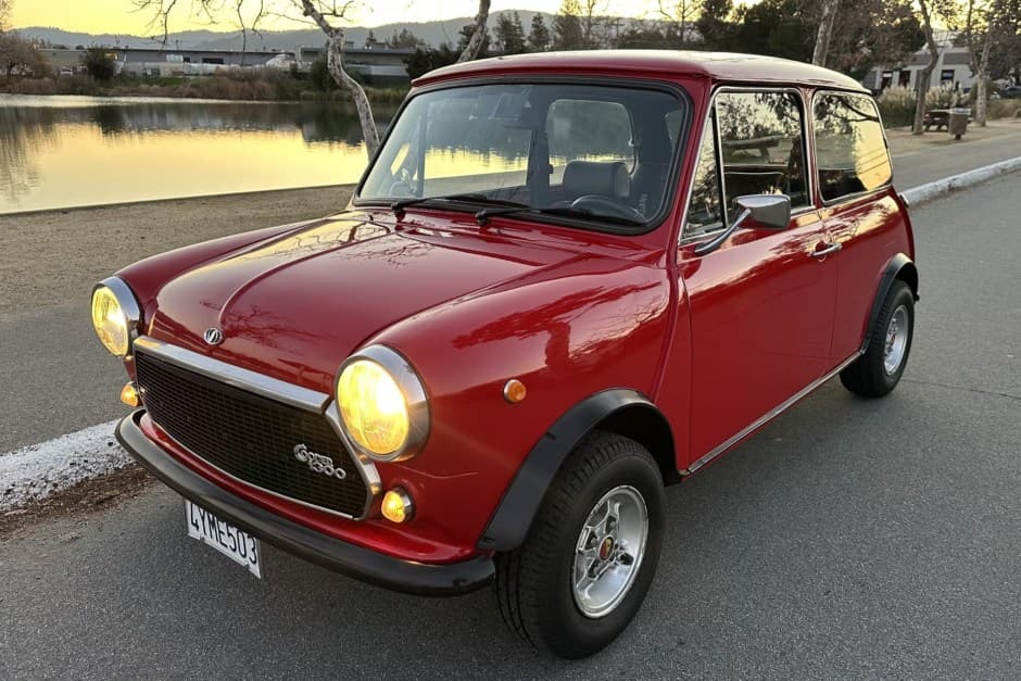 1972 Mini Mk I-III Cooper sold for $17,000