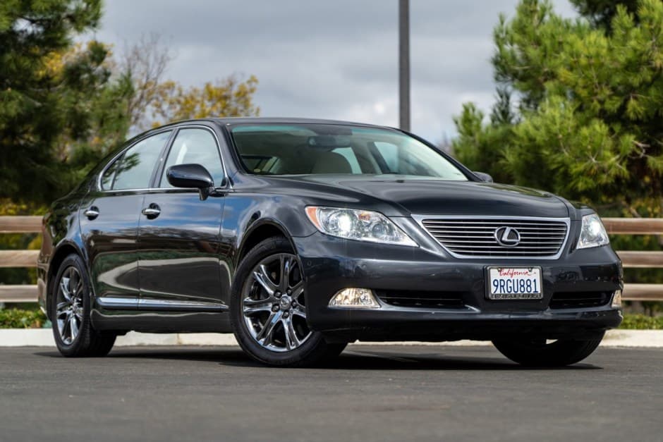 2009 Lexus LS Sedan sold for $26,750