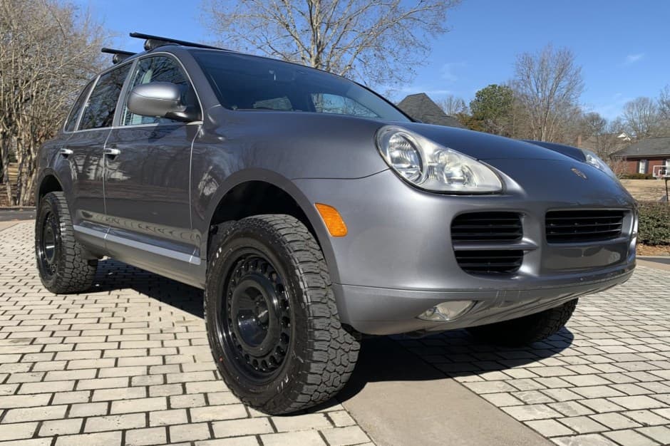2005 Porsche 955/957 Cayenne (2003-2010) sold for $15,500