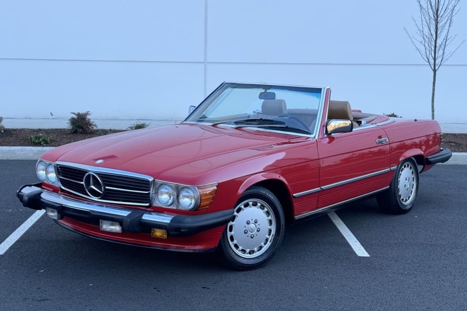 1986 Mercedes-Benz R107 SL sold for $11,300