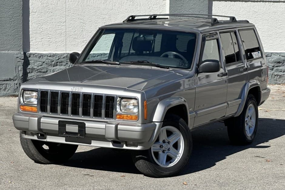 2000 Jeep XJ Cherokee sold for $11,000