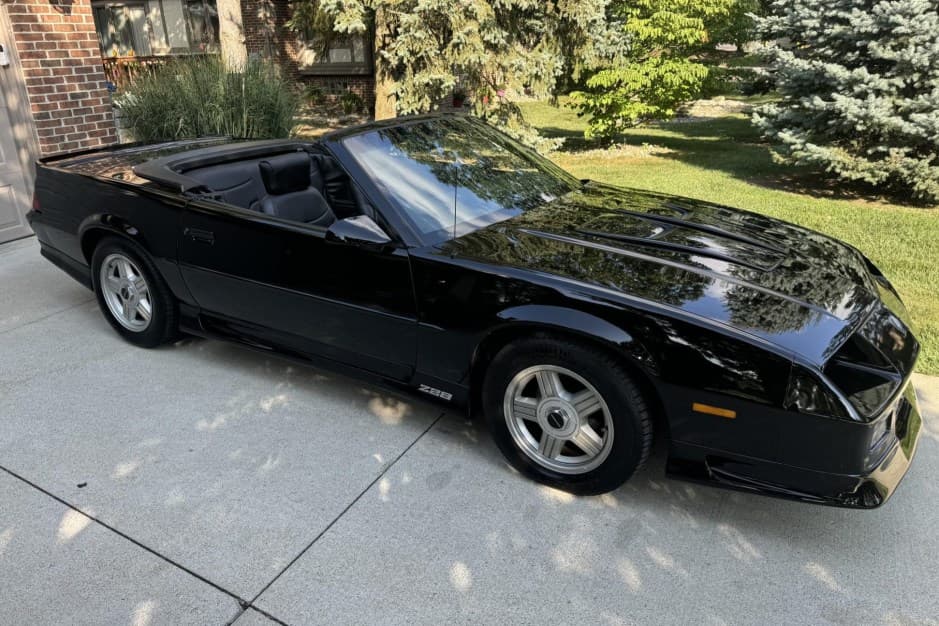 1991 Chevrolet Camaro 3rd Generation 1982-1992 sold for $12,750