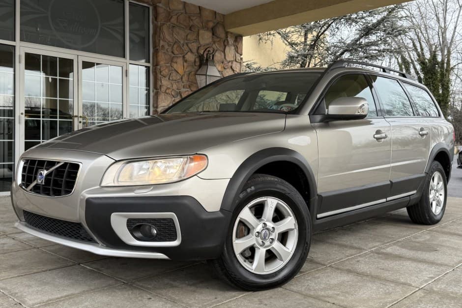 2008 Volvo XC70 sold for $7,700