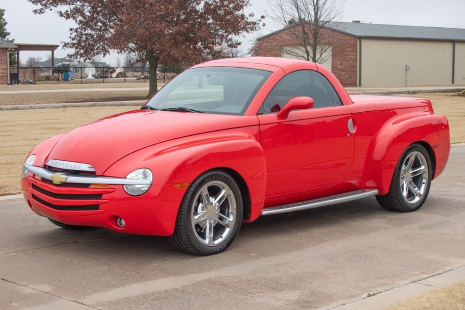 2005 Chevrolet SSR sold for $33,000