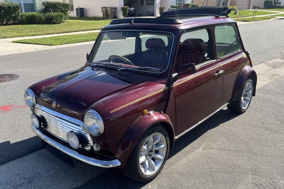 1999 Mini Mk VI & Mk VII sold for $19,000