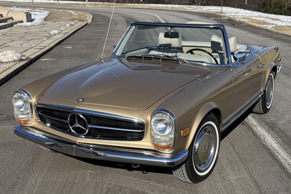1970 Mercedes-Benz W113 SL sold for $87,000