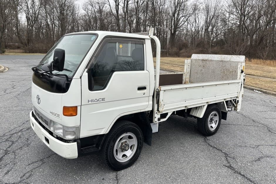 1996 Toyota HiAce sold for $10,750