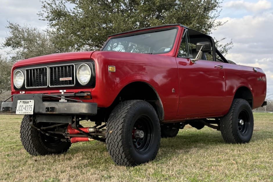 1973 International Harvester Scout sold for $18,500