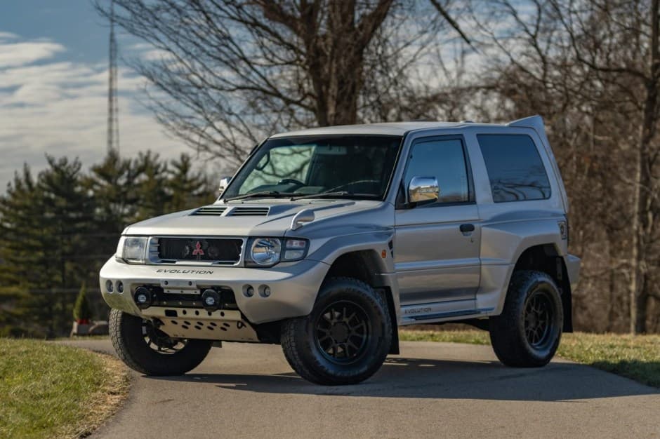 1998 Mitsubishi Pajero & Montero sold for $36,500