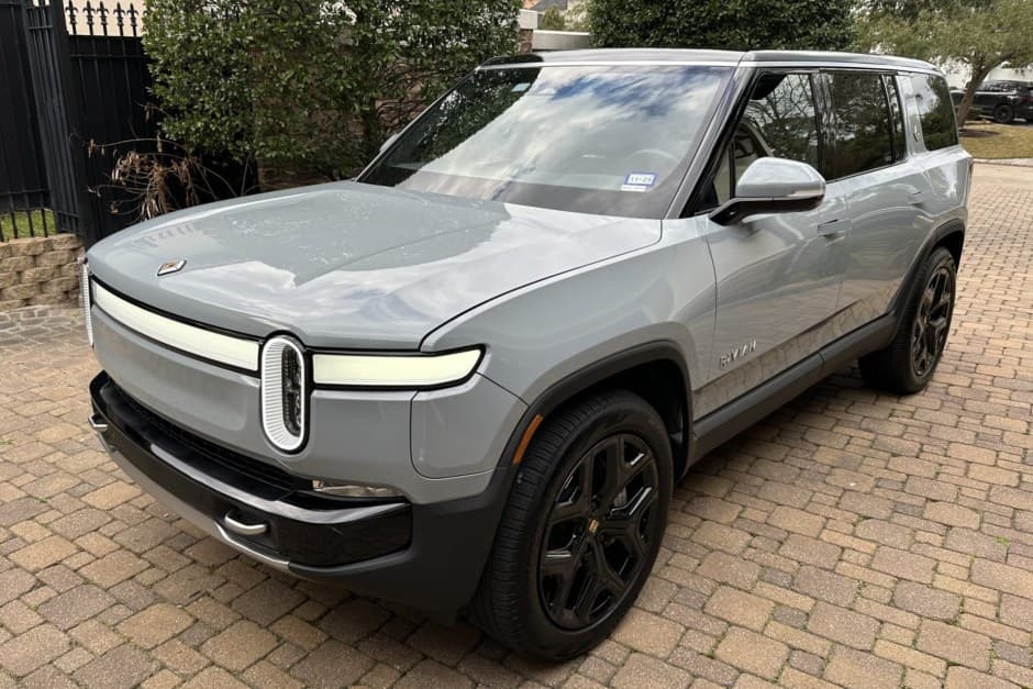 2023 Rivian R1S sold for $66,500
