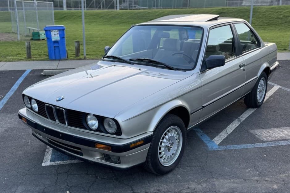 1989 BMW E30 3-Series Coupe sold for $9,200