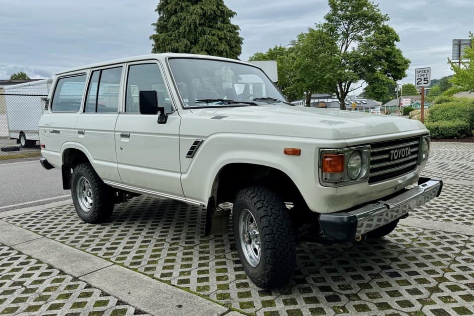 1983 Toyota Land Cruiser 60-Series sold for $17,250