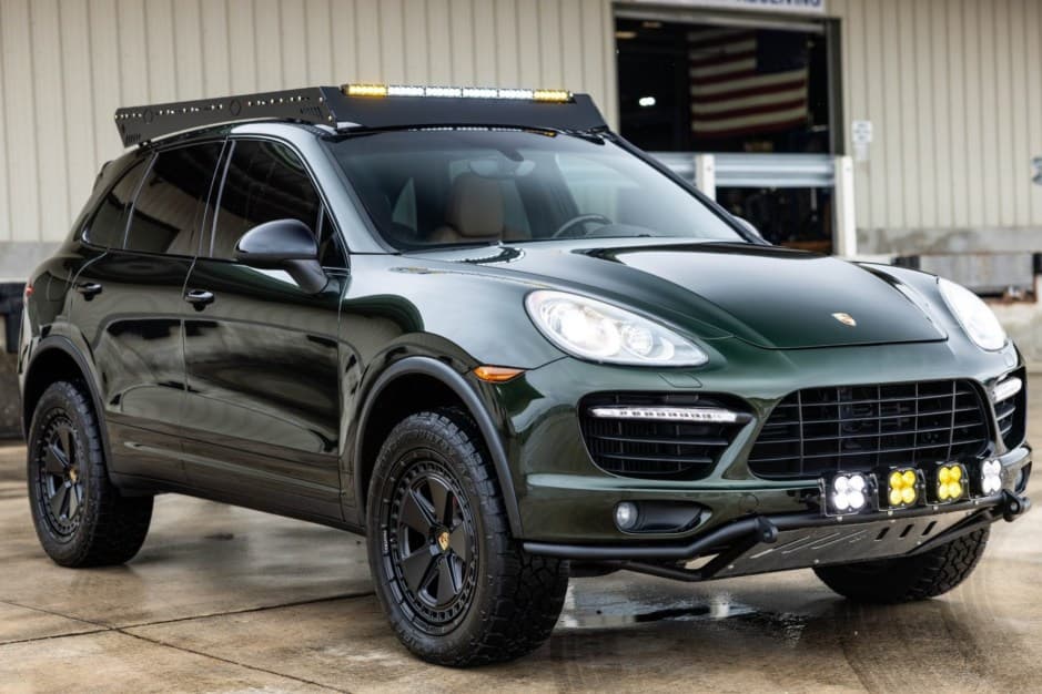 2012 Porsche 958 Cayenne (2011-2018) sold for $43,250