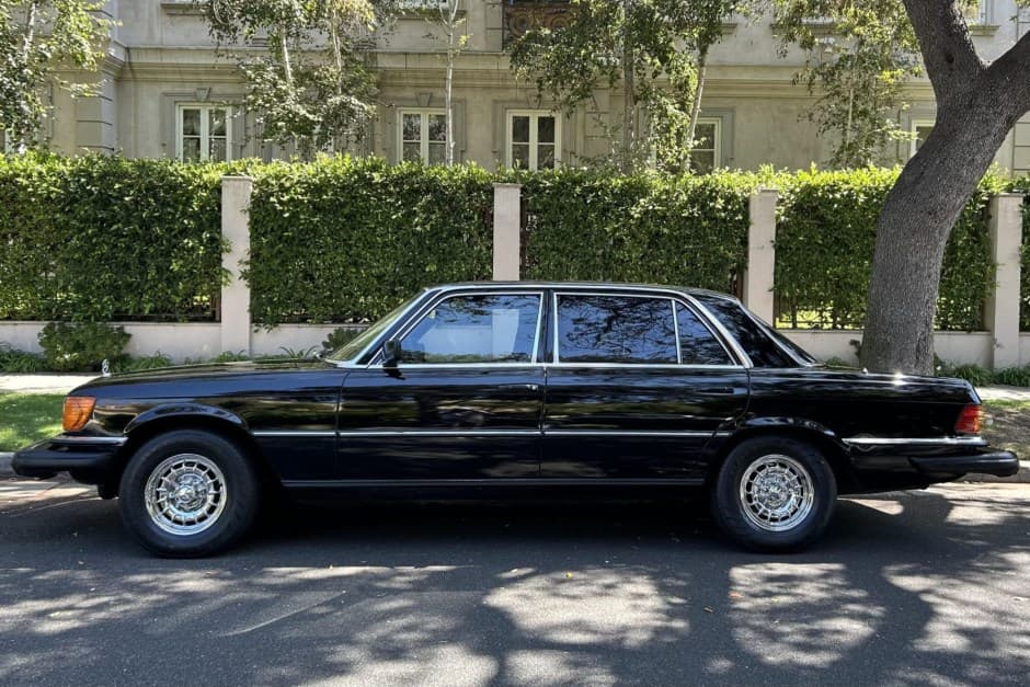 1979 Mercedes-Benz 450SEL 6.9 sold for $30,000