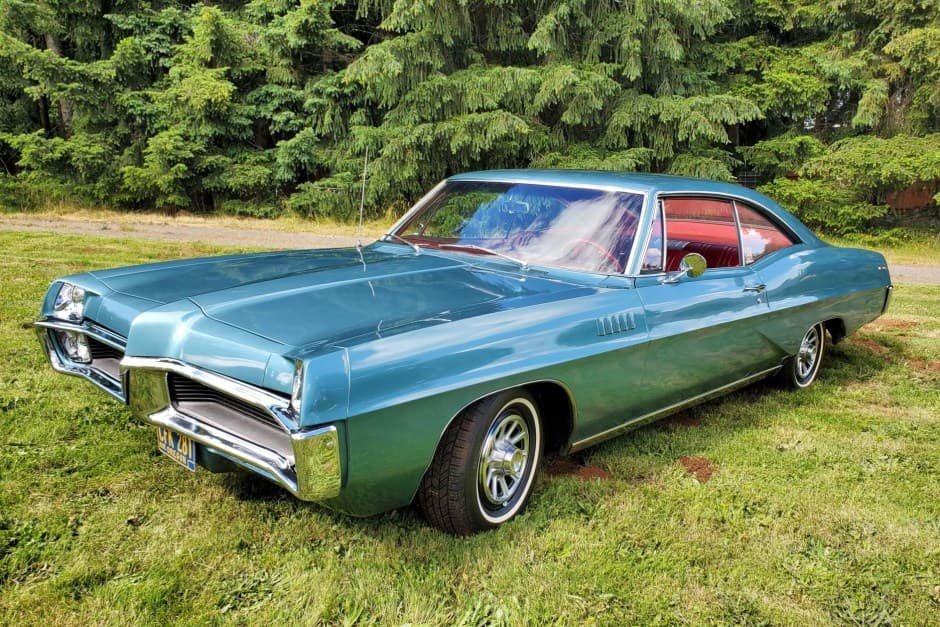 1967 Pontiac Parisienne sold for $12,250