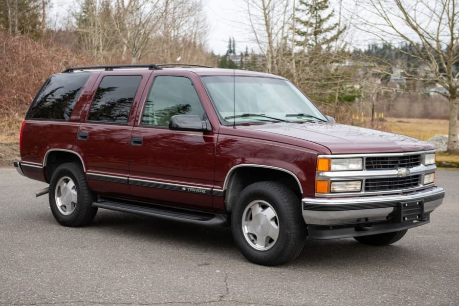 1999 Chevrolet Tahoe GMT400 sold for $7,600