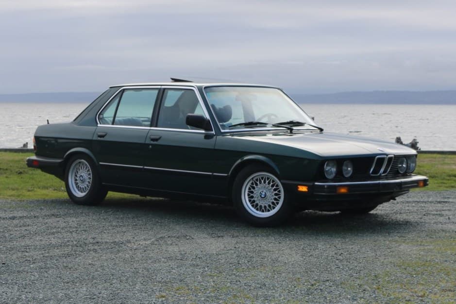 1983 BMW E28 5-Series sold for $4,900