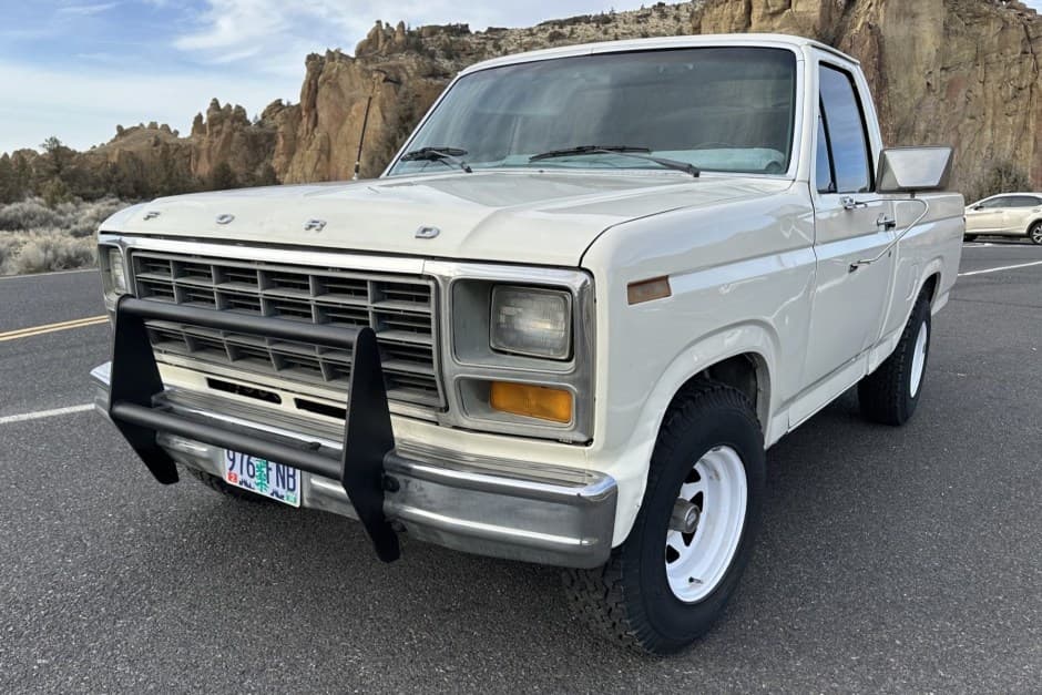 1981 Ford F-Series 1980-1986 sold for $6,700