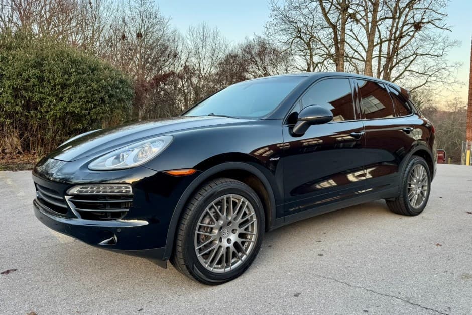 2013 Porsche 958 Cayenne (2011-2018) sold for $22,250