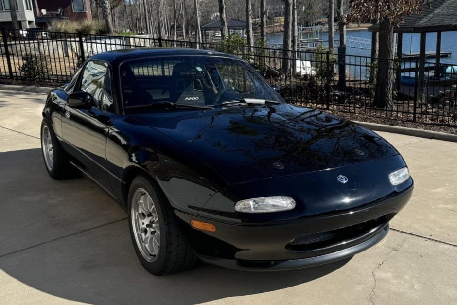 1995 Mazda NA MX-5 Miata sold for $45,500