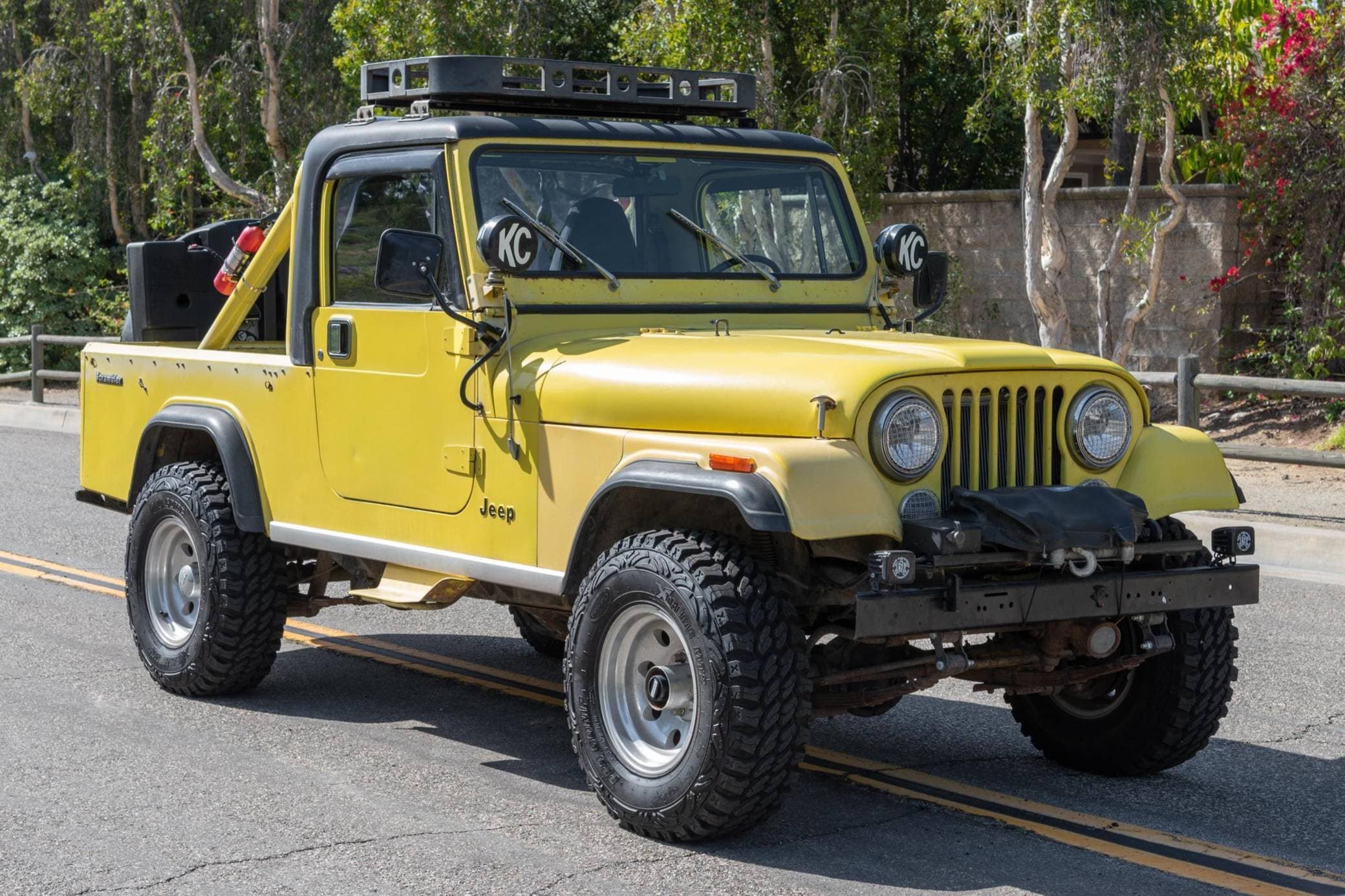 1983 Jeep Scrambler sold for $10,700
