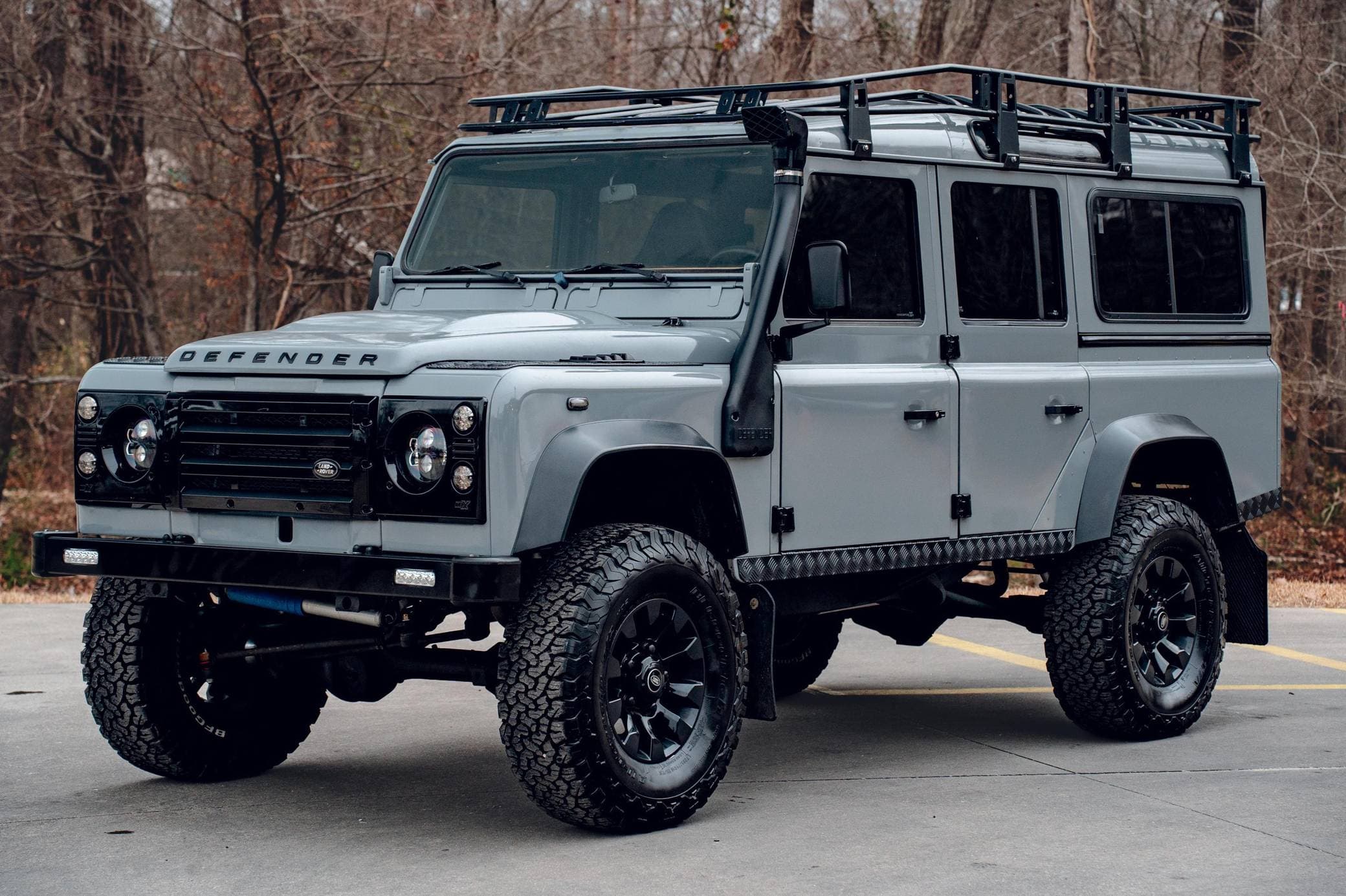 1988 Land Rover Defender sold for $78,250
