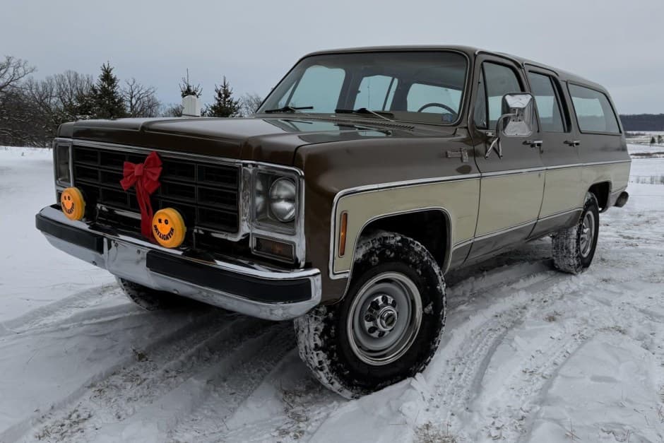 1979 Chevrolet Suburban (1973-1991) sold for $9,150