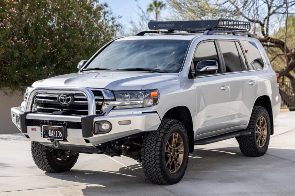 2021 Toyota Land Cruiser 200-Series sold for $91,000