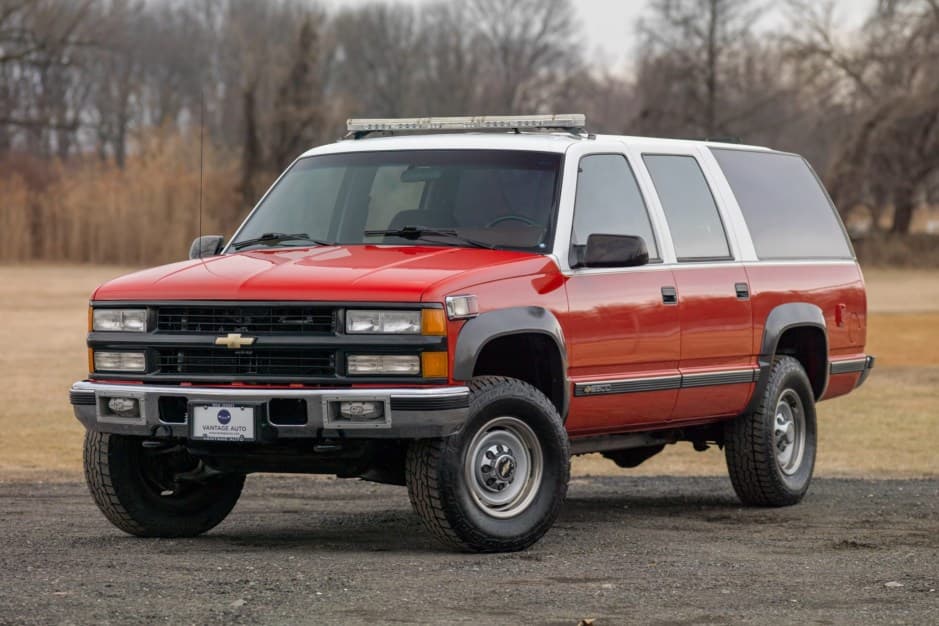 1994 Chevrolet Suburban (GMT400 1992-1999) sold for $19,000