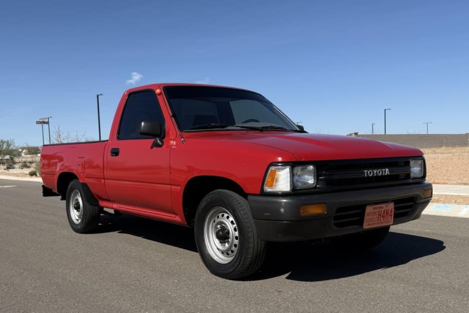 1989 Toyota Pickup (N80/90/100/110 1989-1997) sold for $7,300