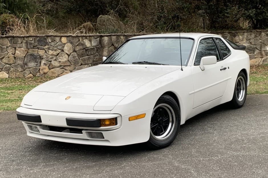 1984 Porsche 944 sold for $9,000