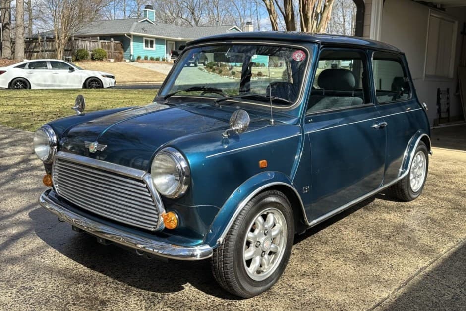 1994 Mini Mk VI & Mk VII sold for $9,700