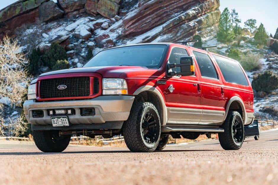2003 Ford Excursion sold for $23,000