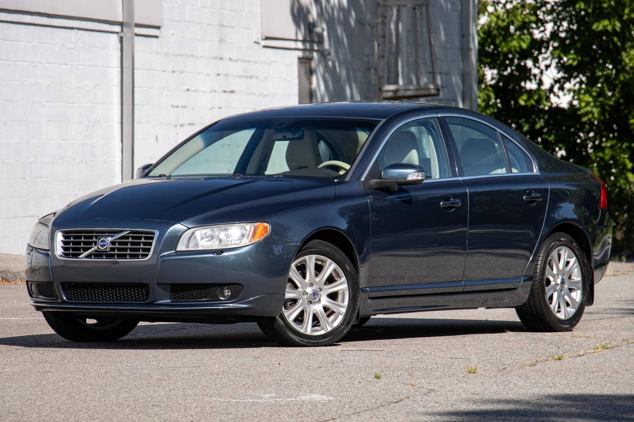 2009 Volvo S80 sold for $7,600
